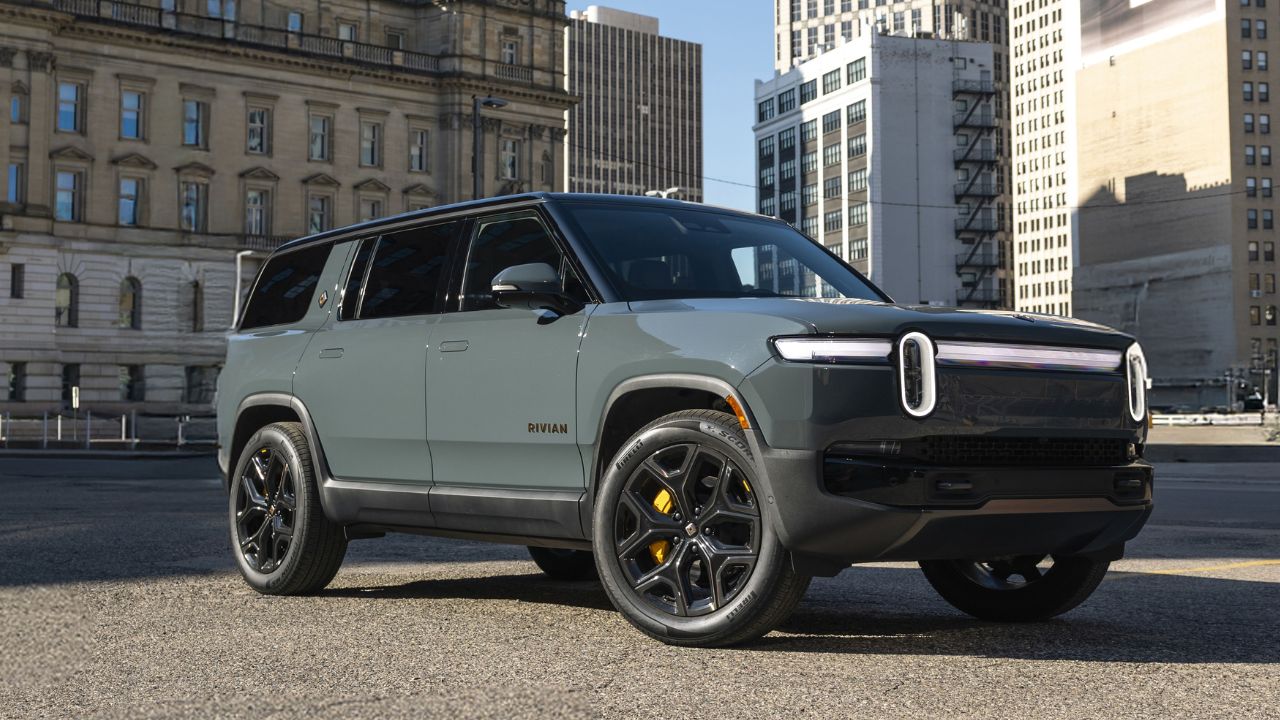 Rivian R1S